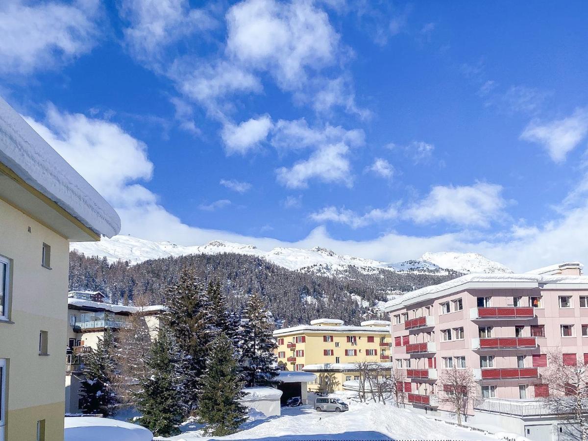 Zentrale Wohnung In St. Moritz Mit Grossem Balkon Esterno foto