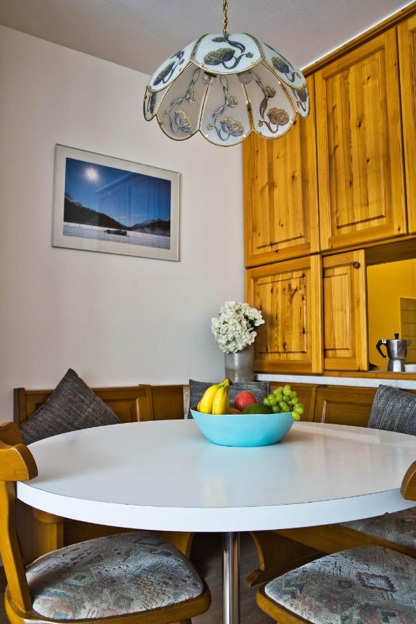 Zentrale Wohnung In St. Moritz Mit Grossem Balkon Esterno foto